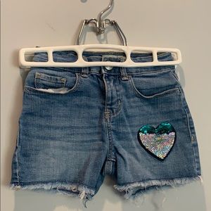 OshKosh B’gosh girls cut off denim shorts size 5